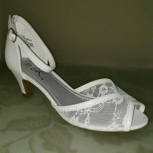 White Lace Open-Toe Dress Sandals